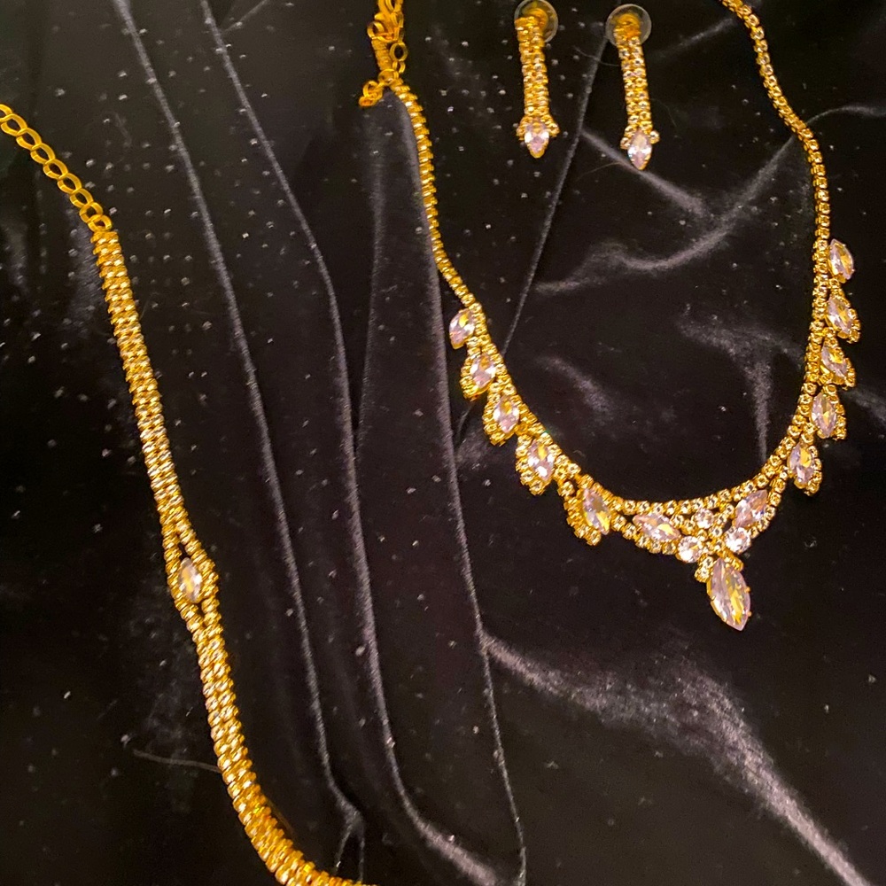 Women’s Costume Jewelry Gold/Gem Stone Set